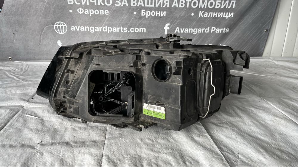 3 броя десен фар и 1 брой ляв фар Audi Q5 8R 2008-2017