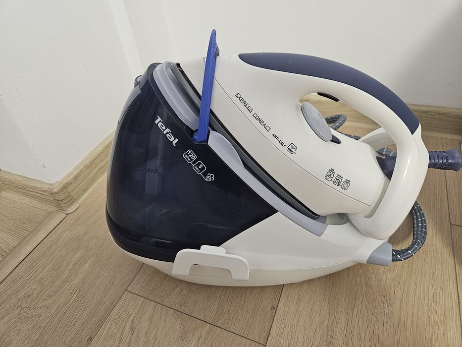 Vand Statie de calcat Tefal