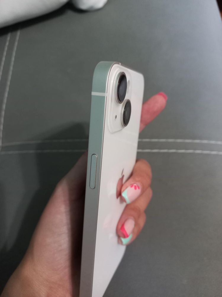Iphone 14 starlight