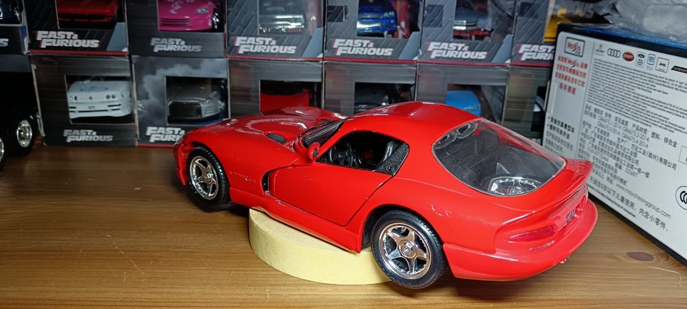 Dodge viper gts maisto