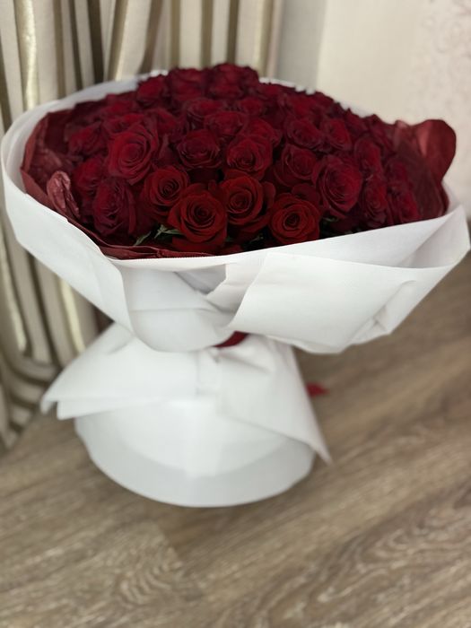 Живые цветы и красивые букеты ),