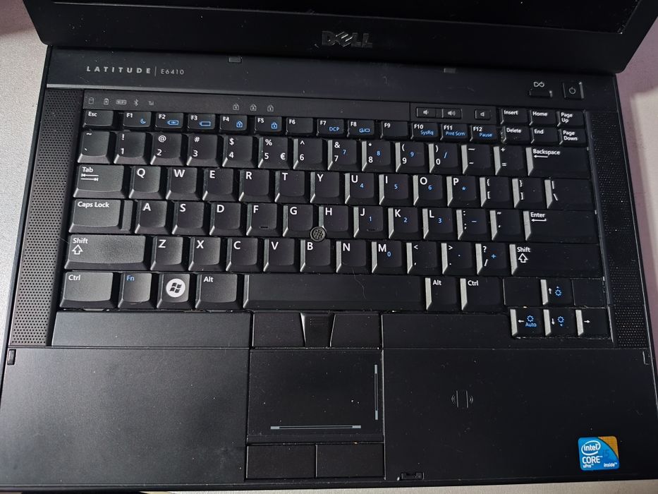 Продавам Dell latitude E6410 Лаптоп