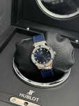 Дамски HUBLOT Classic Fusion TITANIUM Син диамантен безел 38 мм
