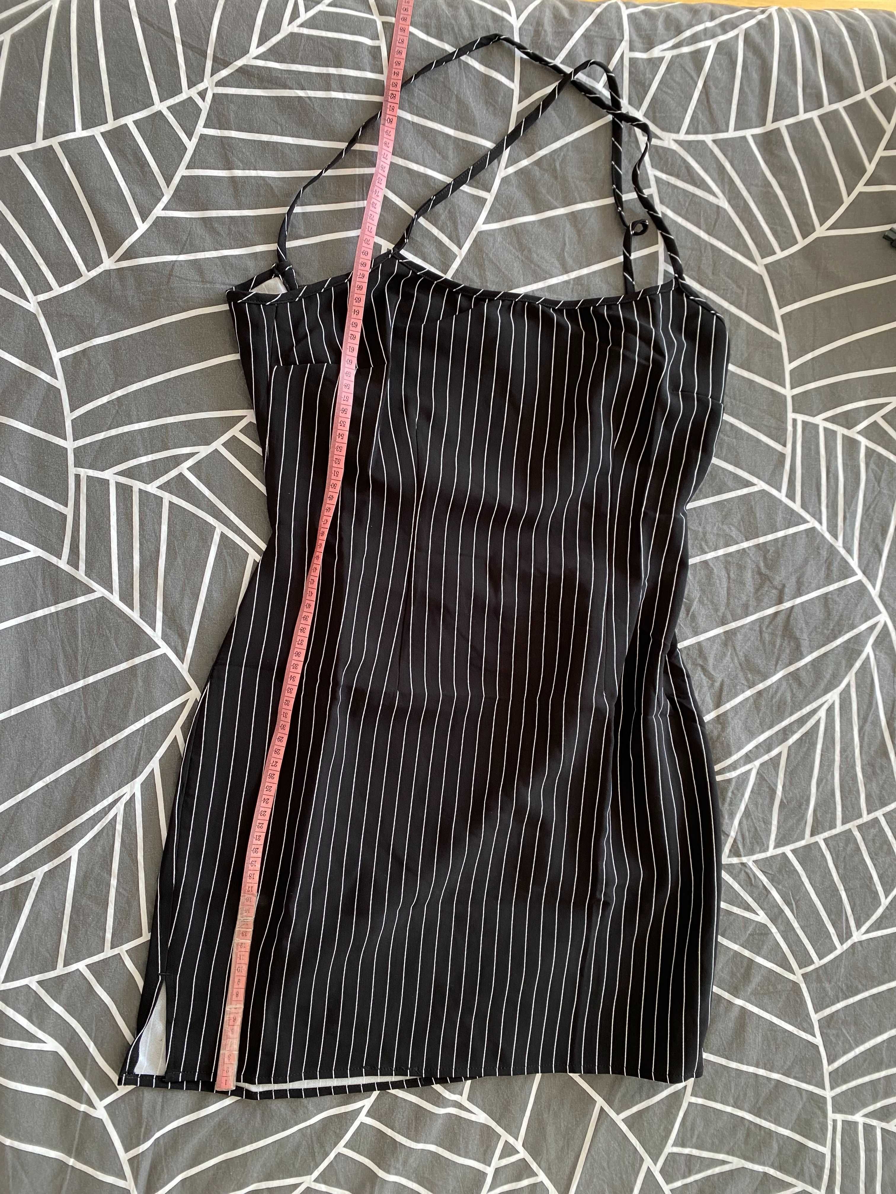 Rochie neagra scurta in dungi cu spatele decupat H&M mar 40 - 42 M L