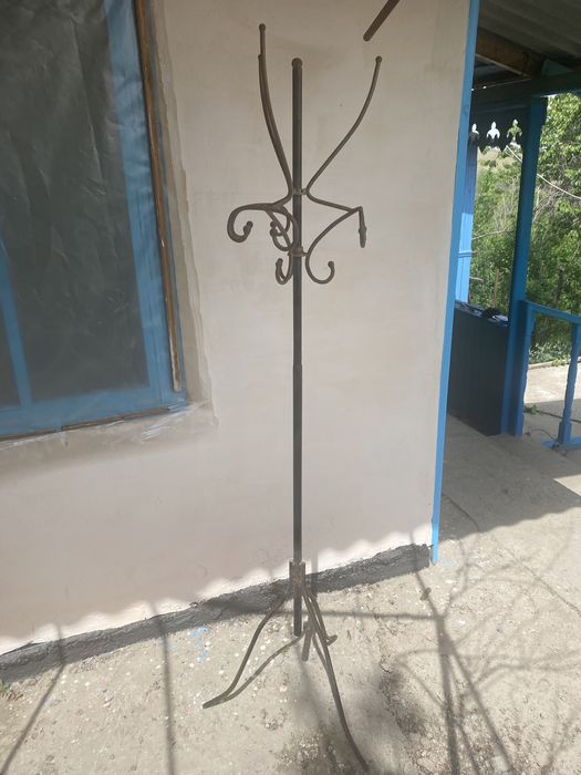Кованная вешалка