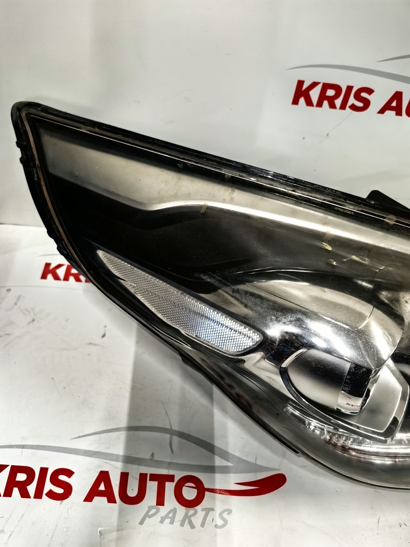 Фарове - Фар LED за Kia Carens 2015г