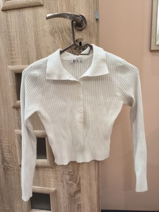 Къса блуза с яка