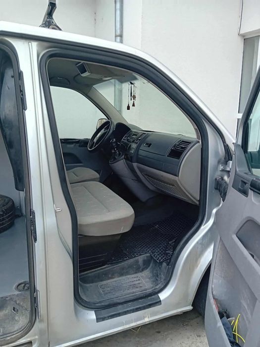 Volkswagen  T5 ,motor 2,5, an fabricație 2007