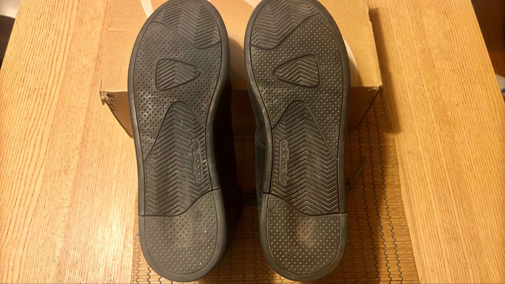 Продавам кецове Adidas Tubular Invader -  43 номер - 50 лева