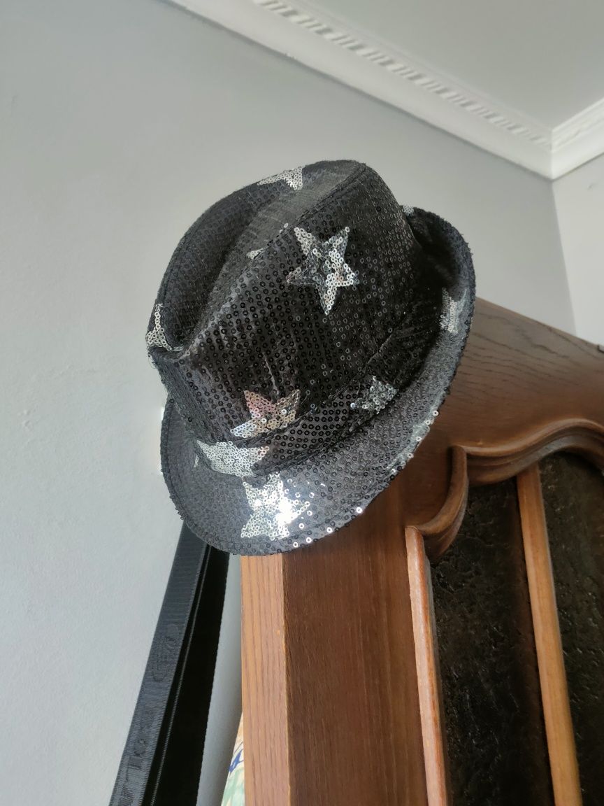 Шляпка  черная с блёстками