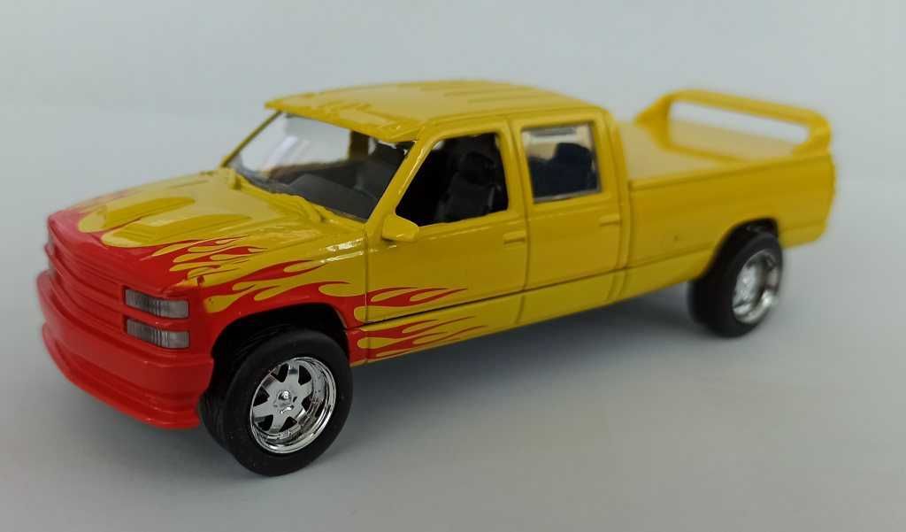 Macheta Chevrolet C-2500 Custom Crew Cab "Kill Bill" - Greenlight 1/43