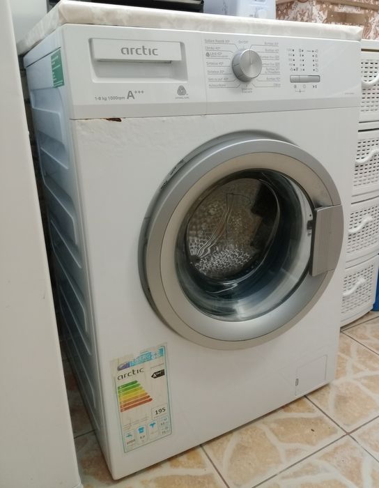 Vând birou și mașina de spalat