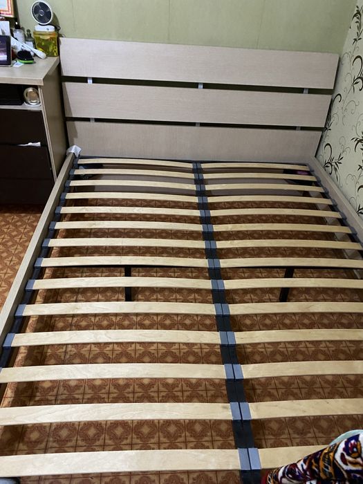 Продается кровать в отличном состоянии.
