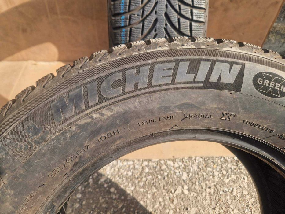 2 Michelin R17 235/65
Зимни гуми 
DOT3217