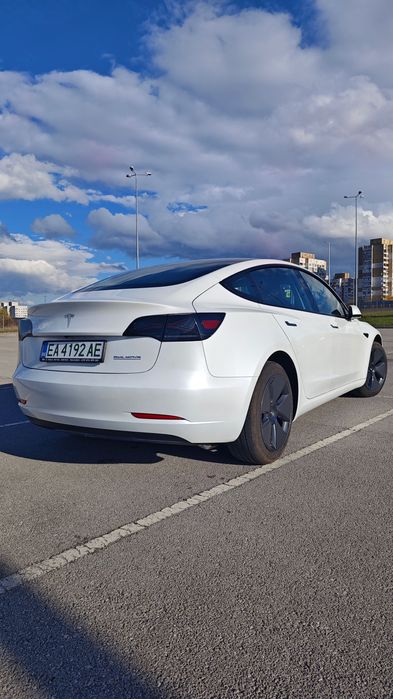 Tesla model 3 под наем