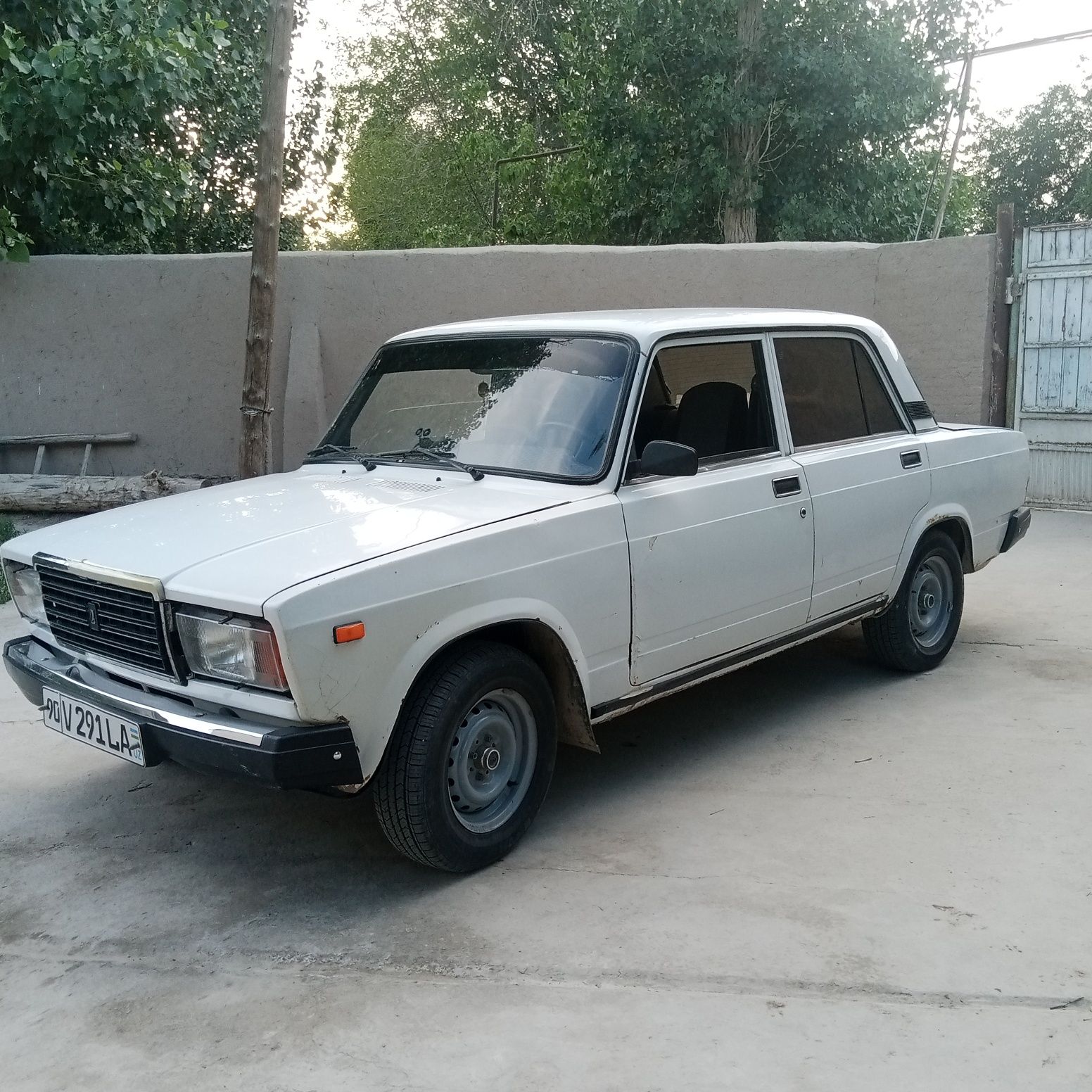 Лада 2107  мошина сотилоди срошни 2008 йил