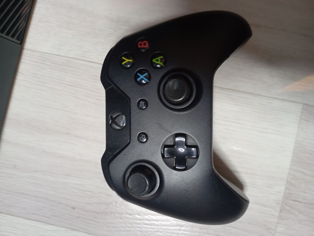 Xbox one с джойстиком