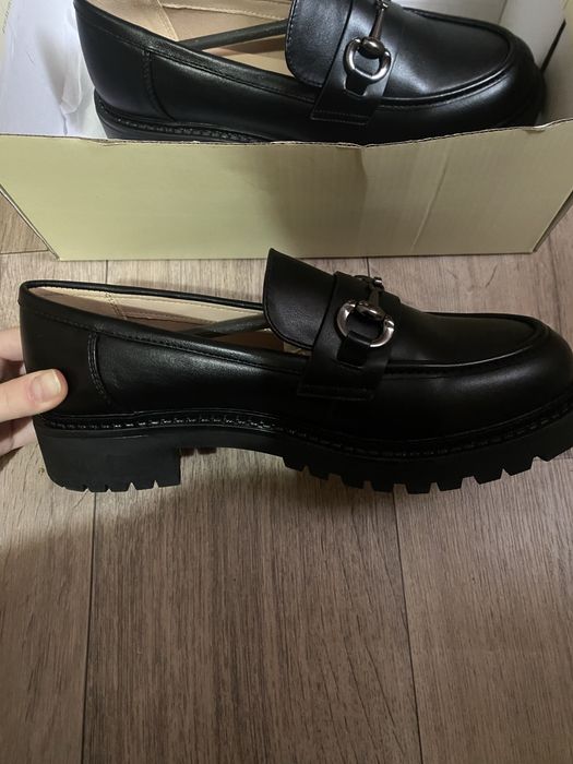 Продам новые лоферы