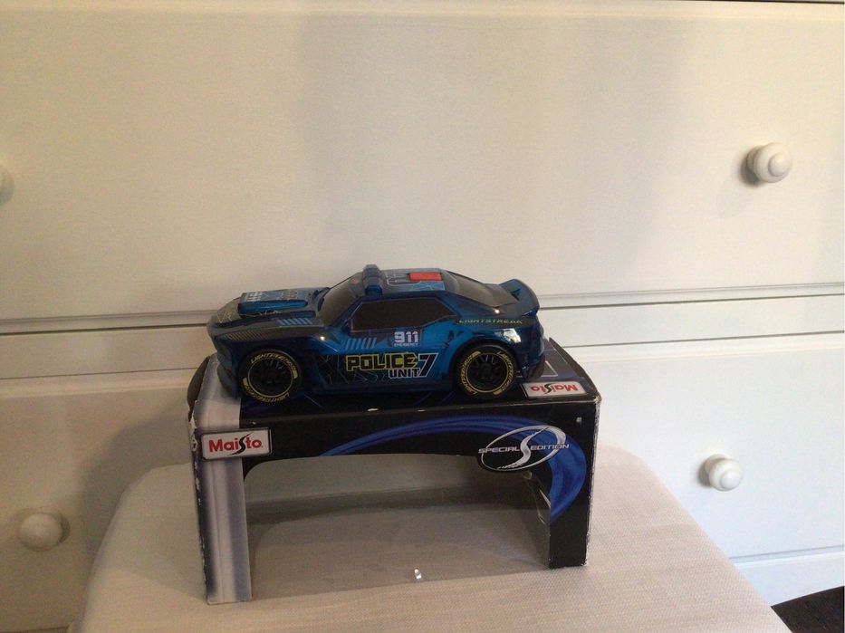 Полицейска кола