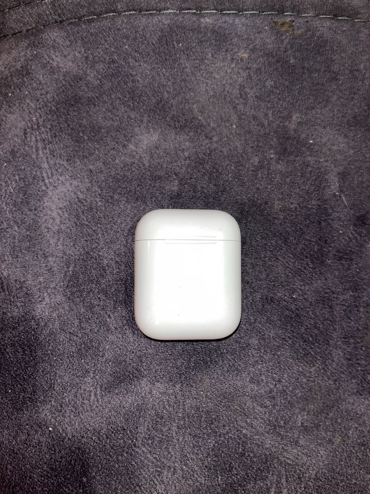 Cutie incarcare Apple airpods