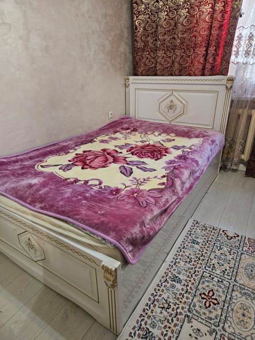 Продам кровать для спалный  размерый 2000х1200  в хорошом состояний