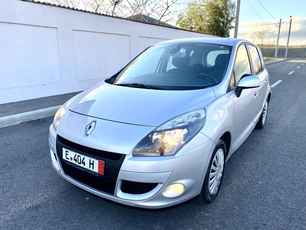 Renault Scenic 1.5 Diesel * Navi * Euro5 * 2012 *DISTRIBUTIE NOUĂ