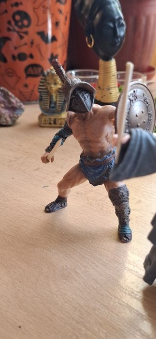 Гандал и Гладиатор фигурки