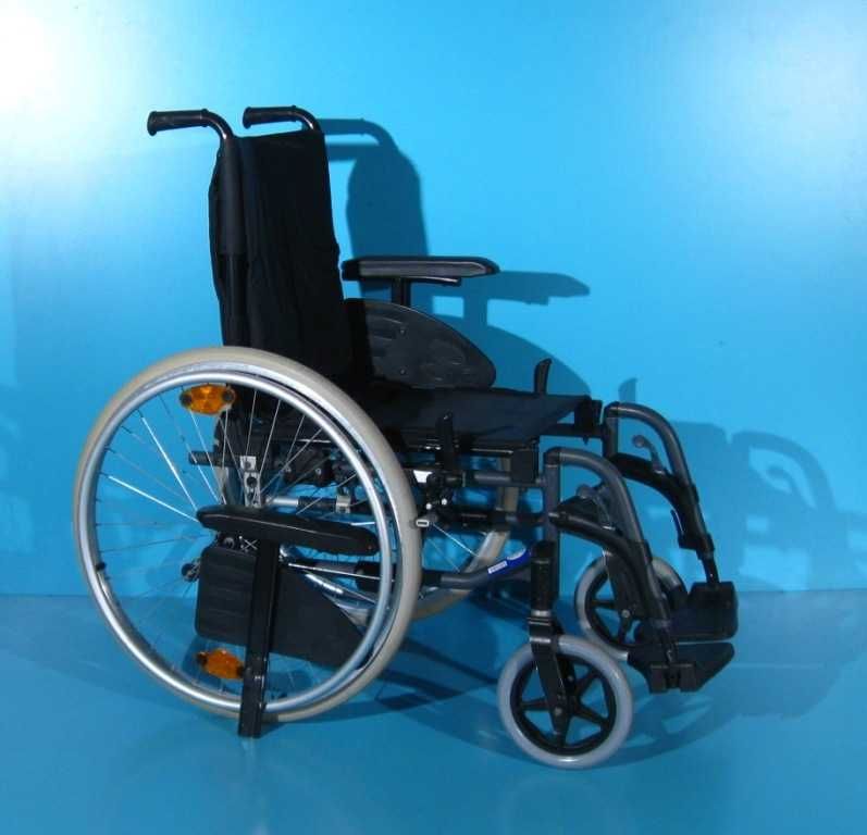 Scaun cu rotile din aluminiu  Invacare / latime sezut 38 cm