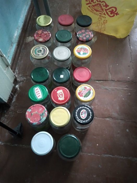 Банки стекляные  с крышками