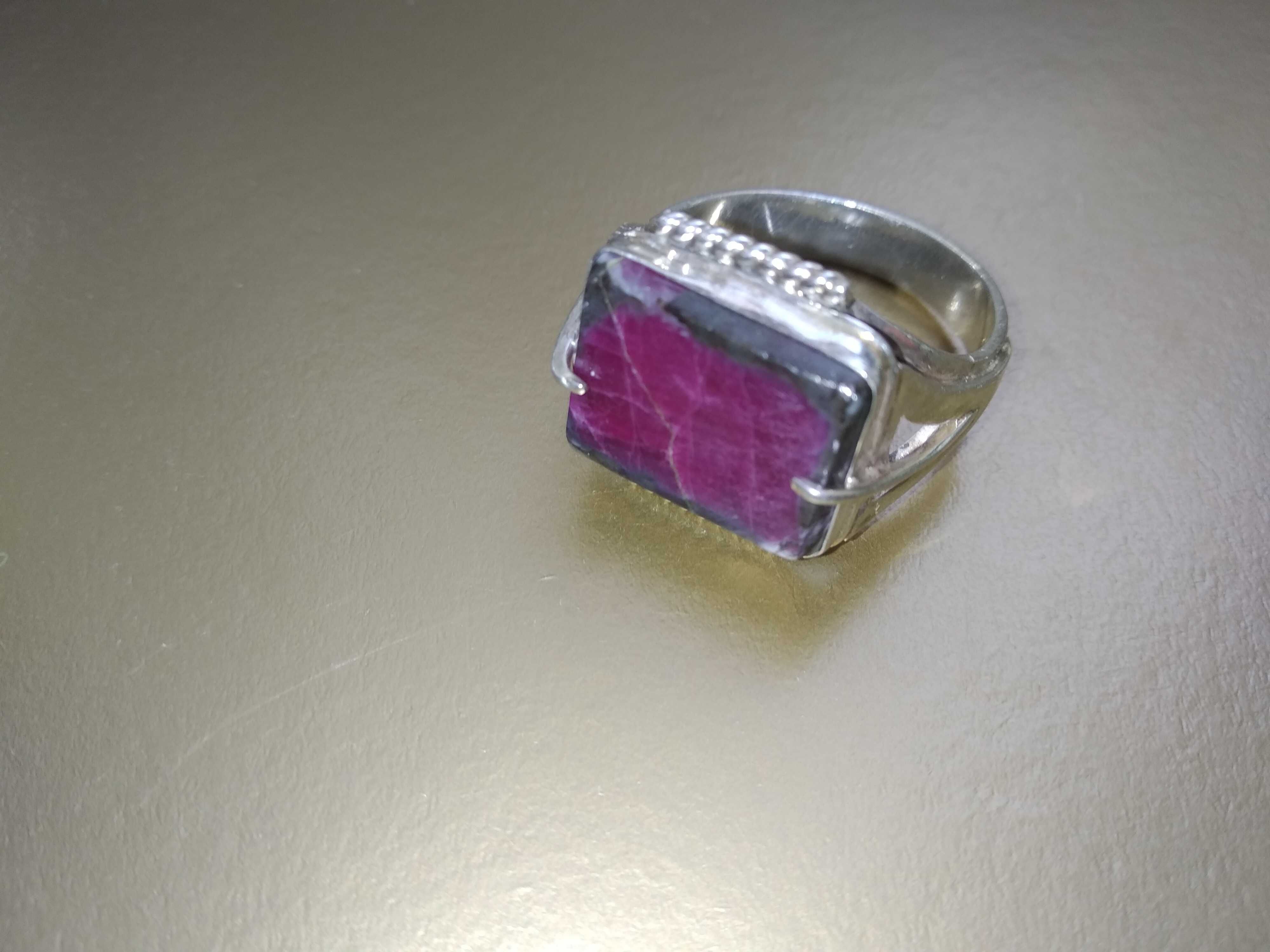 Серебряное кольцо с натуральным камнем РУБИН