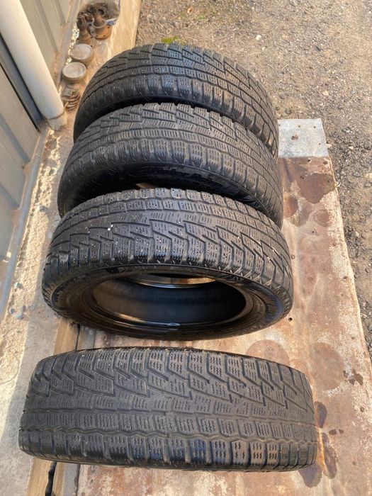 Зимние шины 15 размера состоянии отличное