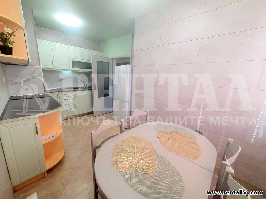 Тристаен нов апартамент срещу Тримонциум