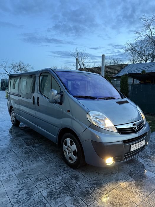 Vand Opel Vivaro 2.0 CDTI /115 cp / 6 locuri / Webasto