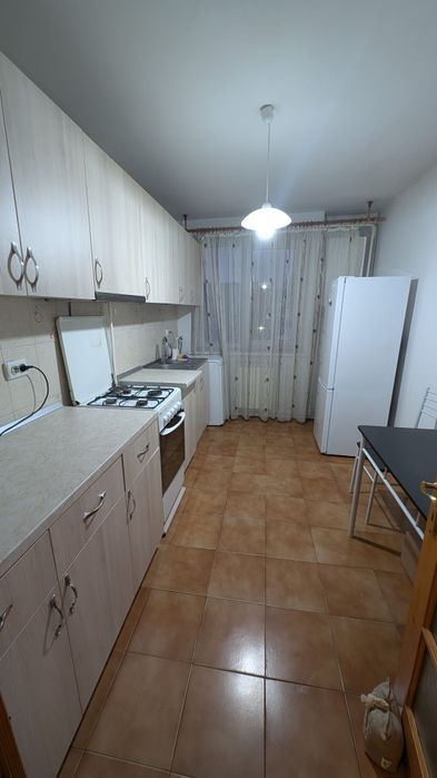 Apartament 2 camere de închiriat