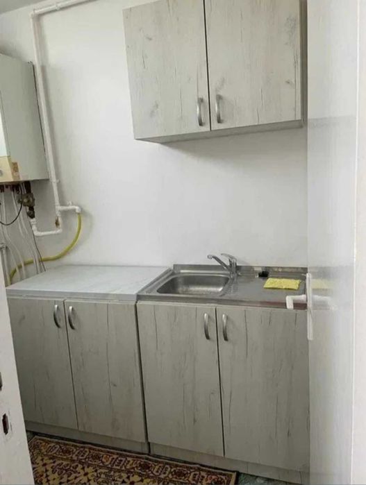 Garsoniera spațioasă de închiriat