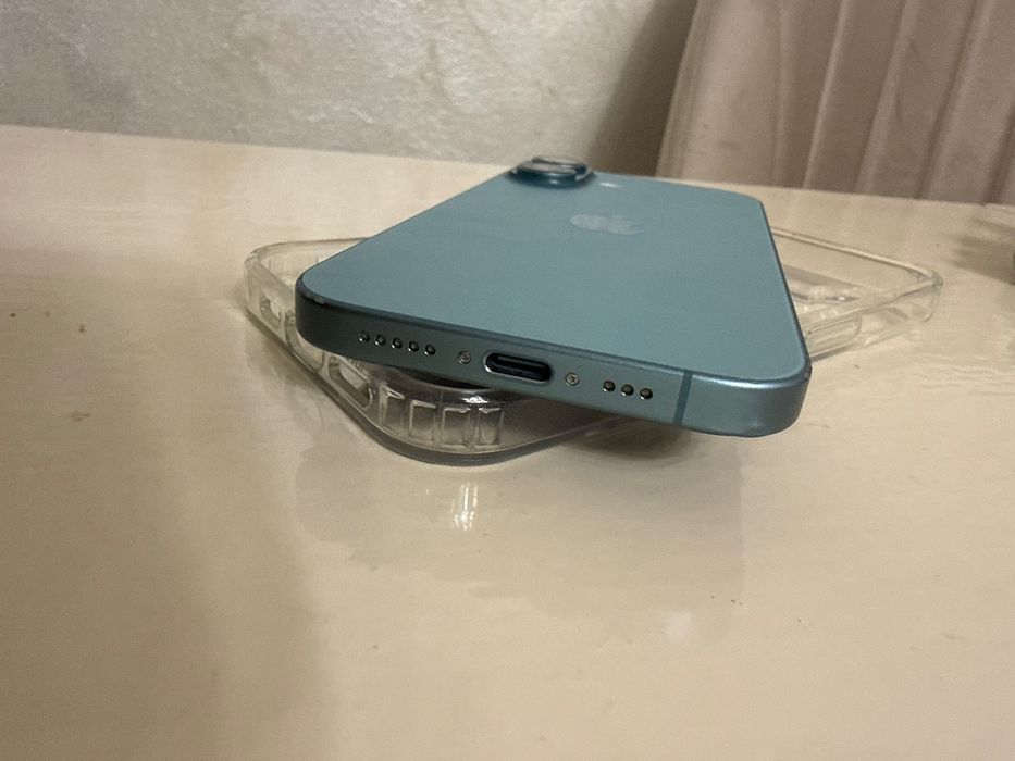 iPhone 16 pentru piese