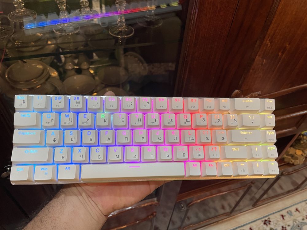 Продам игровую клавиатуру новая