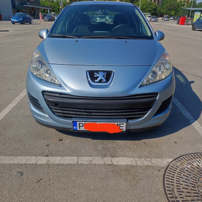 Продавам Пежо 207