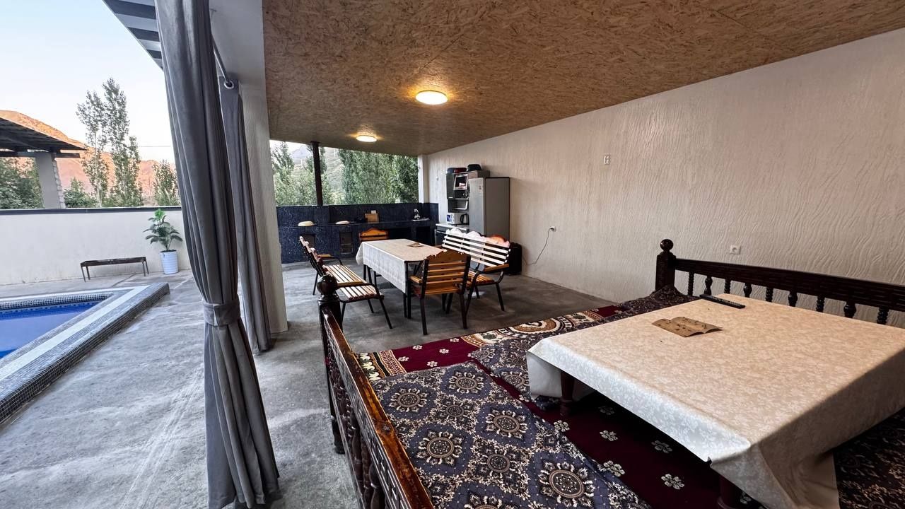 Dacha manzarali tog' bag'rida