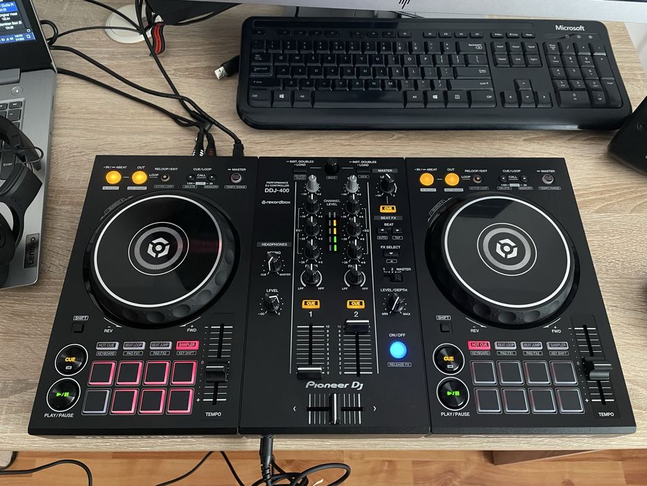 Vand consola Pioneer DDJ-400 + casti Audio-Technica ATH-M20x