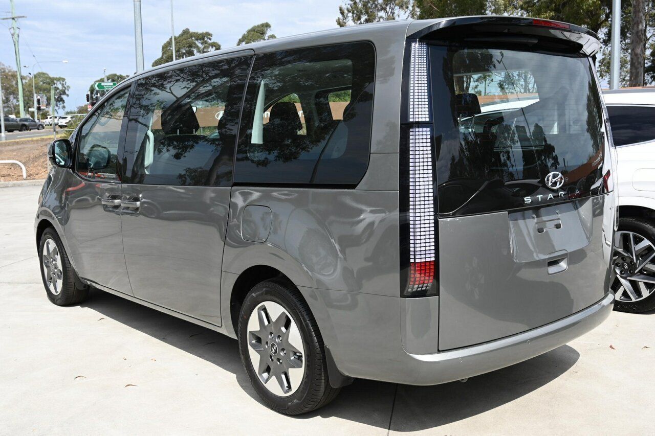 Гид с минивэном staria 2023 Mercedes sprinter