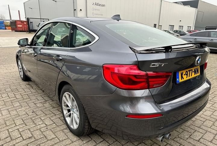 BMW SERIA 3GT 2018 Avariat Pret fix !