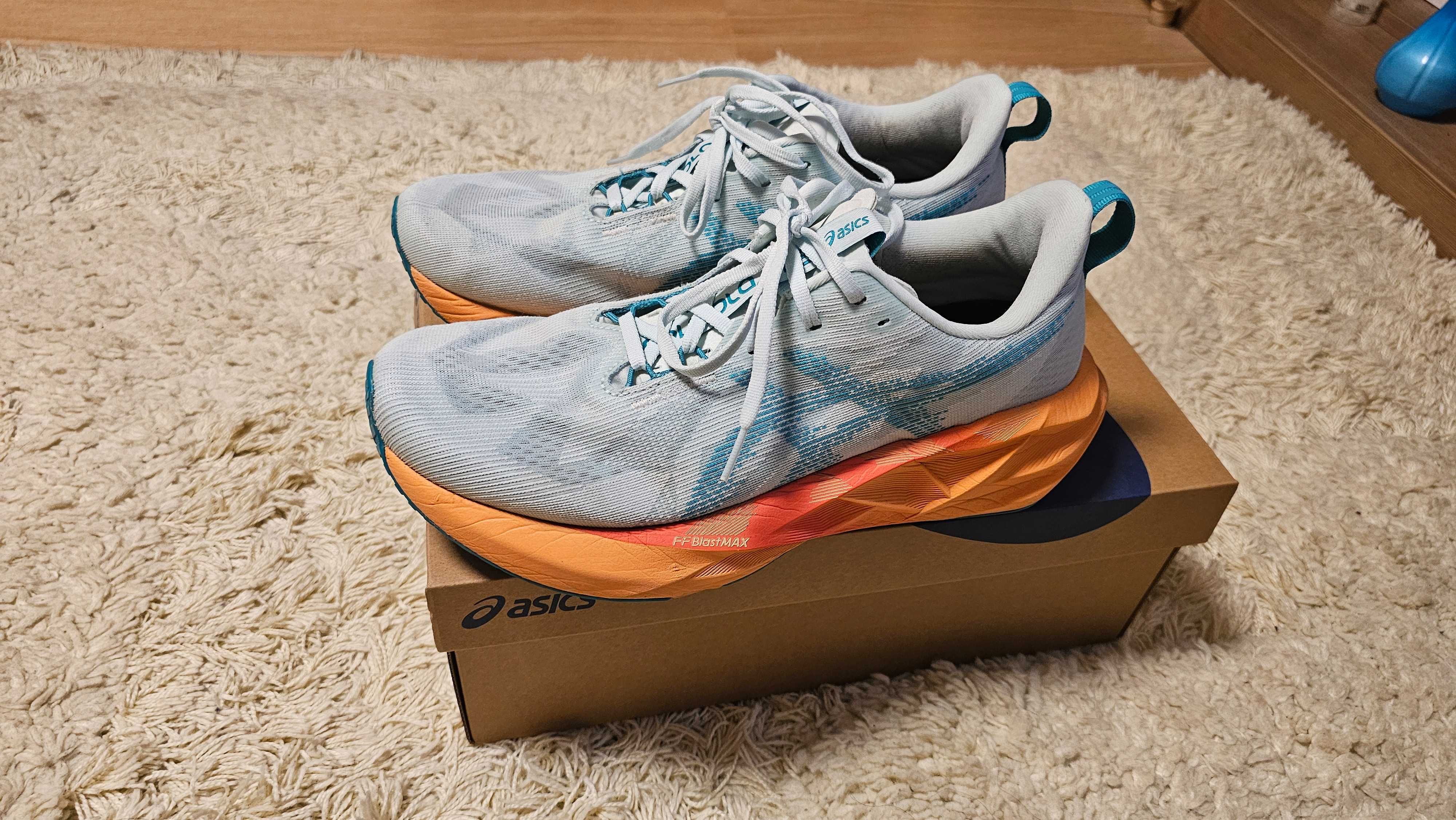 Маратонки Asics Novablast 5 , номер 43,5
