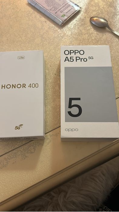 Vand telefon OPPO A5 PRO 5G si HONOR 400 5G