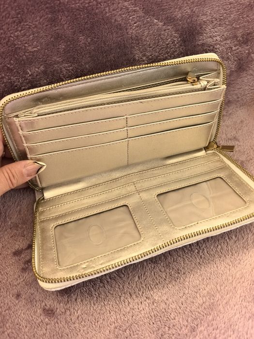 Голямо портмоне guess