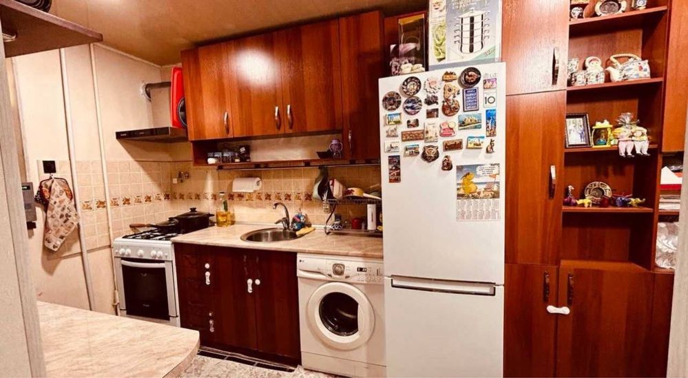 Продаю квартиру Мирзо -Улугбек яланга Алиса кафе культура институт