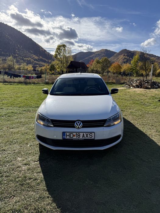 Vând Volkswagen Jetta 2.0 TDI – An 2011