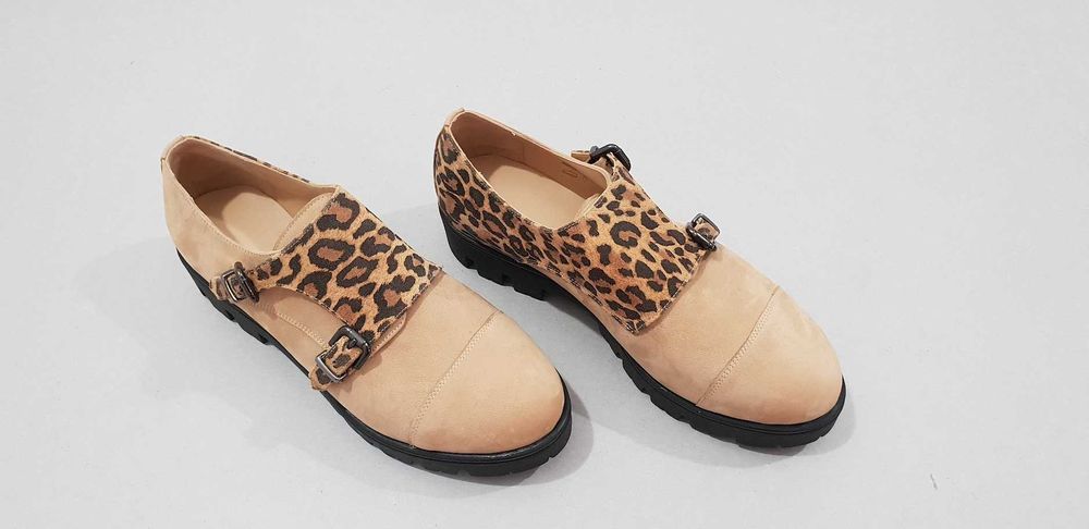 Pantofi noi marime 39