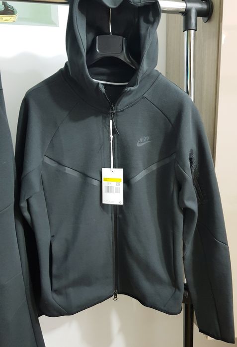 Trening Nike tech colectia 2025