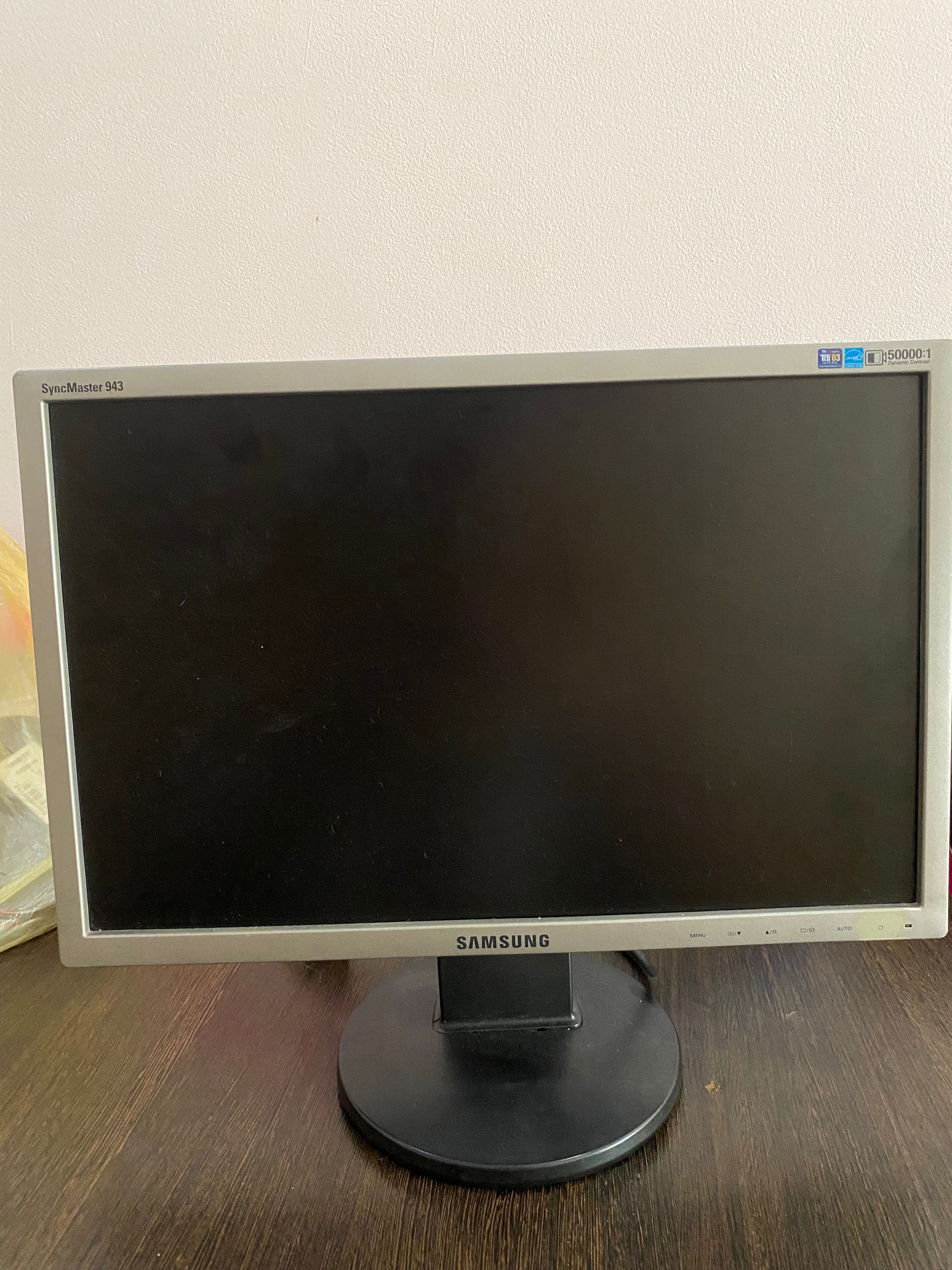 Монитор SAMSUNG SyncMaster 943